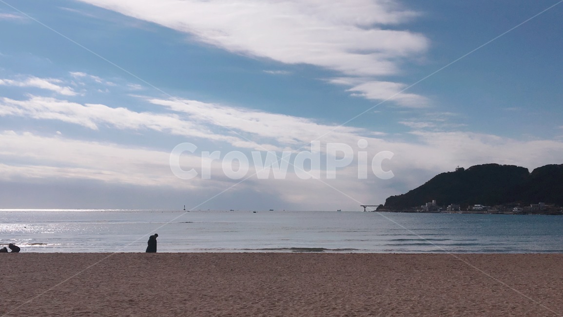 바다,바닷가,해변,구름,하늘,하늘색,푸른색,파랑색,mountain,sea,산,오후,ocean,winter,자연,풍경,nature,landscape,land,땅,outdoors,옥외,대양,water,물,shoreline,해안선