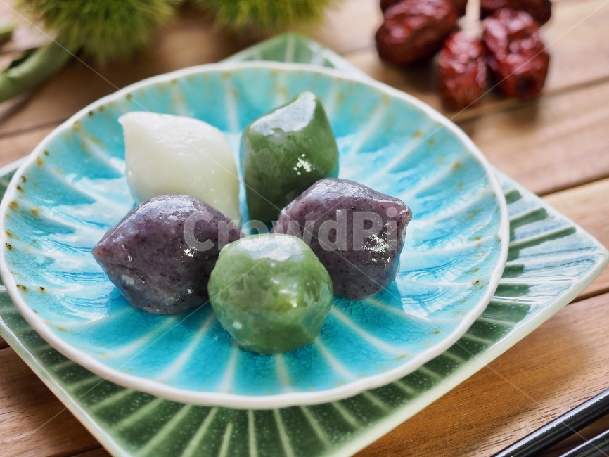 한국음식,식품,한식,한국문화,한국,배경,음식문화,웰빙,문화,아시아,아시아음식,접시,전통,설날,추석,음식,추석음식,설날음식,명절,명절음식,떡,송편,솔방울,koreanfood,korea,koreanculture,food,background,foodculture,wellbeing,culture,asia,asianfood,dish,tradition,ricecake,한국전통,한국문화,korean traditional,korean culture,음식,식재료,요리,food,cook,meal,dishes,food reserves,한식,한국음식,한국요리,korean food,korean dishes,korean meal,korean cook