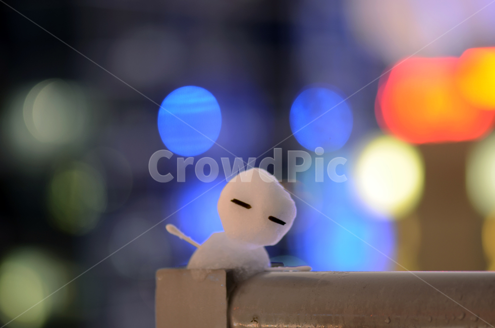 눈사람,눈,죽어가는눈사람,야경,보케,겨울,계절,winter,season