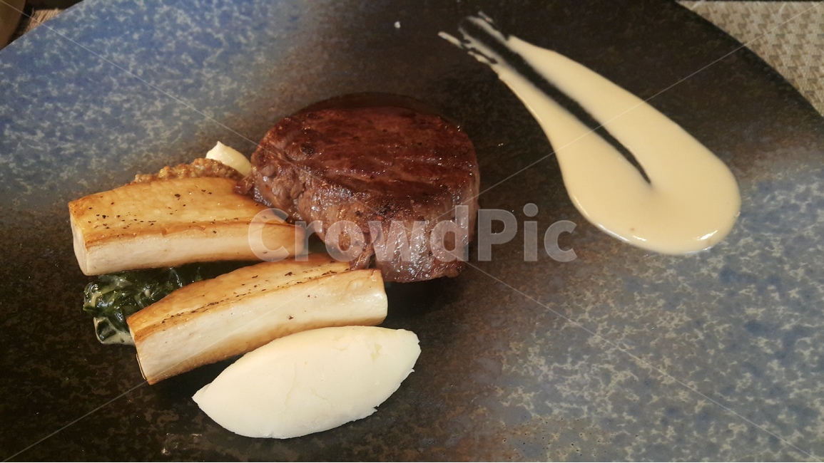 스테이크,플레이팅,가니쉬,steak,소스,버섯,분위기,그릇,음식,요리,음식,식재료,요리,food,cook,meal,dishes,food reserves,육류,고기,meat