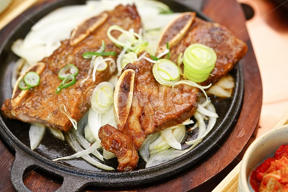 돼지갈비,갈비,고기,식사,육류,육식,먹방,음식,외식,푸드,먹거리,점심,꼬기,돼지고기,식감,food,한식,맛집,음식,식재료,요리,food,cook,meal,dishes,food reserves,육류,고기,meat,한식,한국음식,한국요리,korean food,korean dishes,korean meal,korean cook