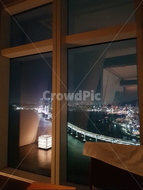 카페,야경,커피,라떼,고급스러움,부드러운,풍경,야경,밤,풍경,nightscape,night,landscape,도시,city,handrail,난간,banister