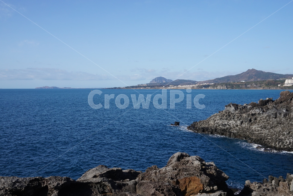 outdoors,옥외,nature,자연,land,땅,water,물,sea,바다,ocean,대양,shoreline,해안선,promontory,제주도,자연,풍경,nature,landscape,한국자연풍경,한국자연경관,korea nature landscape,제주도,jeju,jeju island,곶