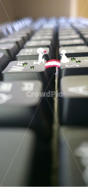 전자제품,키보드,견우와직녀,컴퓨터,hardware,하드웨어,electronics,computer,computerhardware,컴퓨터하드웨어,견우,직녀,연애,사랑,커플,love,오작교,일러스트,감성,한글,english,영어,korean,language,사람,그림,손그림,couple