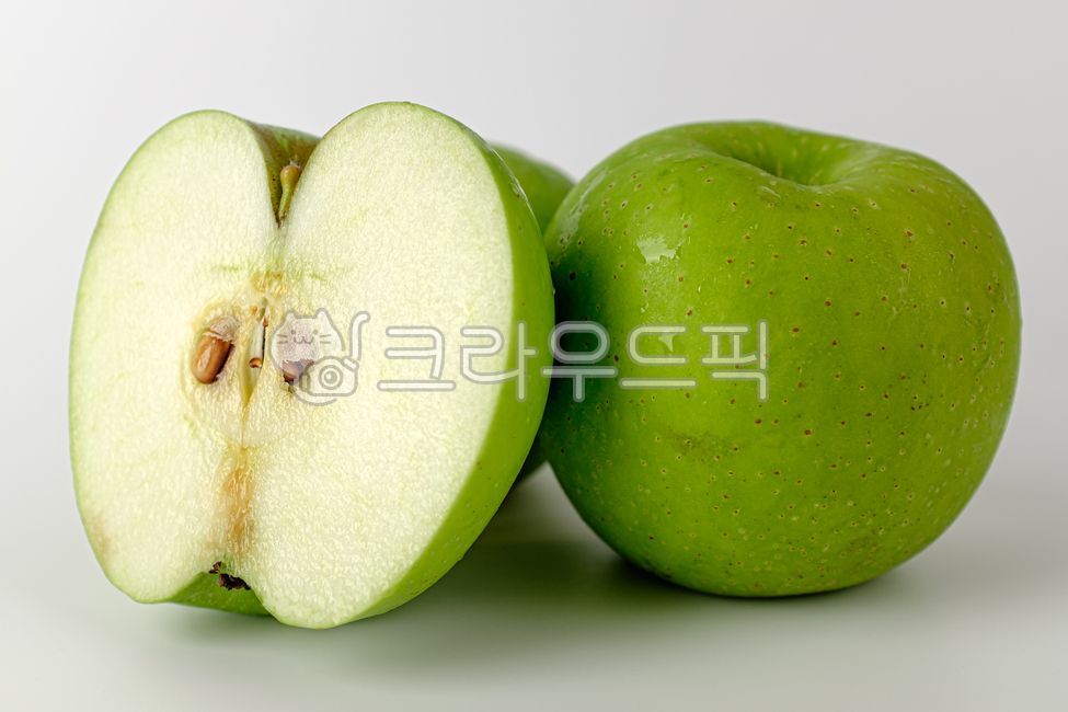 사과,초록사과,초록색,과일,열매,날것,채식,음식,식사,식품,식료품,재료,식재료,음식재료,클로즈업,아삭아삭한,신선한,달콤한,새콤한,과즙,음식,식재료,요리,food,cook,meal,dishes,food reserves