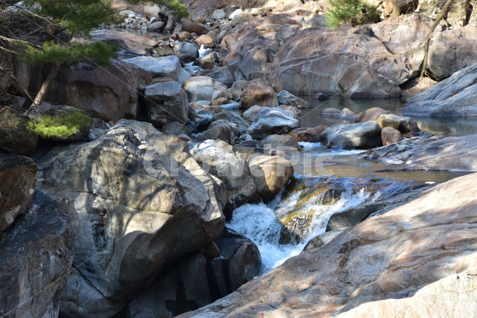 rock,Daewonsa Temple,Daewonsa Valley,water,Daewonsa Valley Road