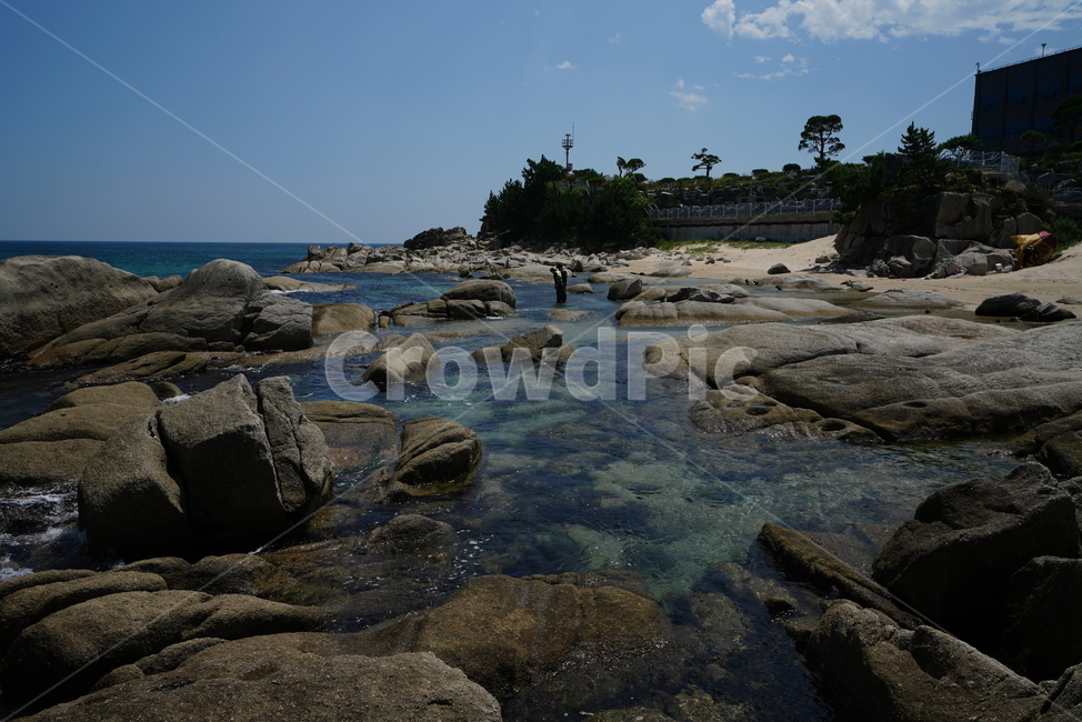 바다,바닷가,자연,풍경,하늘,물,색감,여름,휴가지,sea,sky,바위