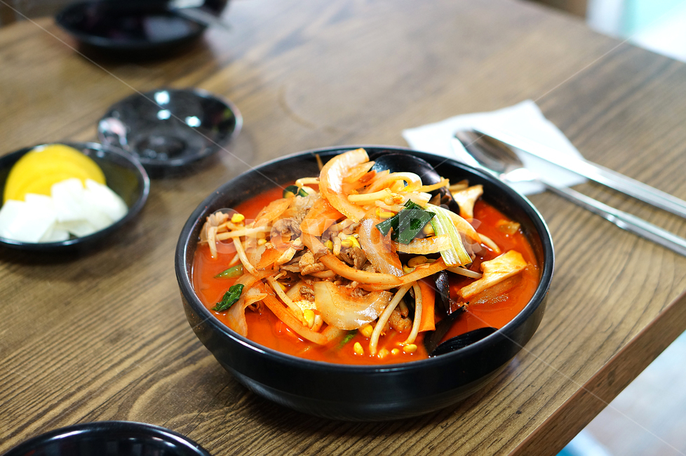 고기짬뽕,고기콩나물짬뽕,얼큰짬뽕,홍합짬뽕,짬뽕,식사,요리,dish,meal,food,중식,점심,중화요리,음식,식재료,요리,food,cook,meal,dishes,food reserves,중식,중국음식,중화요리,chinese food,chinese dishes,chinese meal,chinese cook