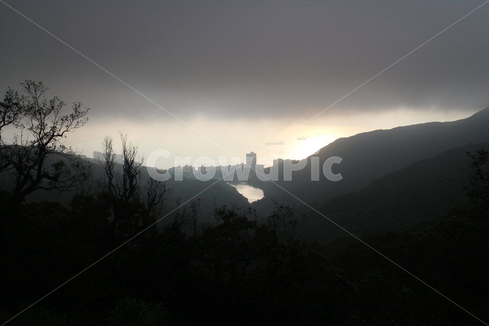 홍콩,안개,야경,풍경,구름,산정상,바다,빌딩,그림자,역광,hongkong,river,sea