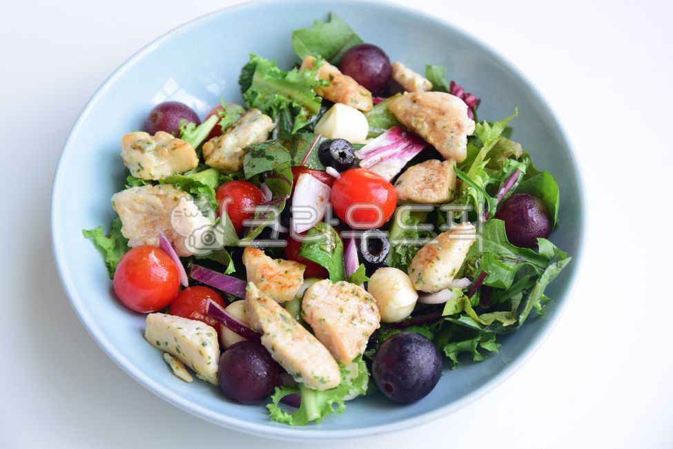 lunch,salad,cabbage,Cherry tomato,taste,high protein,cheese,fruit salad,dressing,olive,healthy food,protein,chicory,Red modern,chicken breast,Chicken breast vegetable salad,grape,Red chili curry,radicchio,mozzarella cheese,brunch,foodreserves,chikenbreast