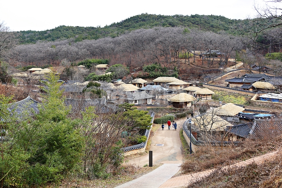 양동마을,초가,초가집,집,전통집,옛날집,민속집,자연,풍경,겨울,건물