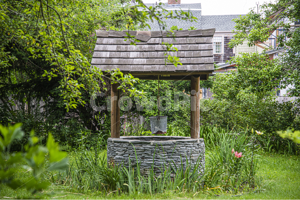 outdoors,garden,정원,우물,골동품,잔디,나무,wells,water,green,trees,usa,antique,landscape