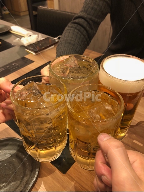 일본,이자카야,하이볼,건배,맥주,사람들,대중,군중,other people,crowd,신체일부,몸,body,술,주류,alcohol