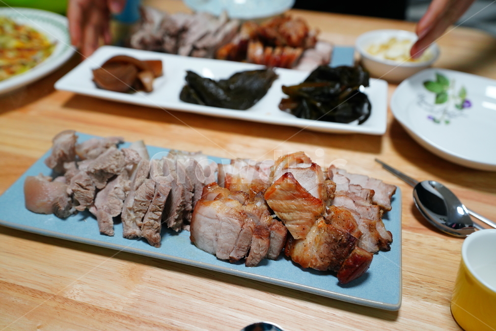 삼겹살,수육,안주,먹거리,음식,푸드,food,돼지,육식,육류,반찬,한식,접시,요리,먹방,음식,식재료,요리,food,cook,meal,dishes,food reserves,육류,고기,meat,한식,한국음식,한국요리,korean food,korean dishes,korean meal,korean cook