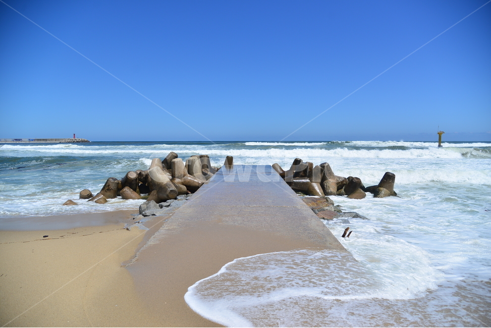 바다,파도,강릉,남항진,해변,부서짐,맑은하늘,자연,풍경,nature,landscape,한국자연풍경,한국자연경관,korea nature landscape,water,물,ocean,대양,sea,outdoors,옥외
