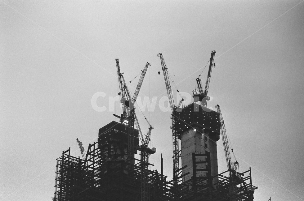건축,공사장,architecture,building,흑백,black,흑백,모노톤,monochrome,black and white,산업,industry,industrial,건설업,건축업,construction industry