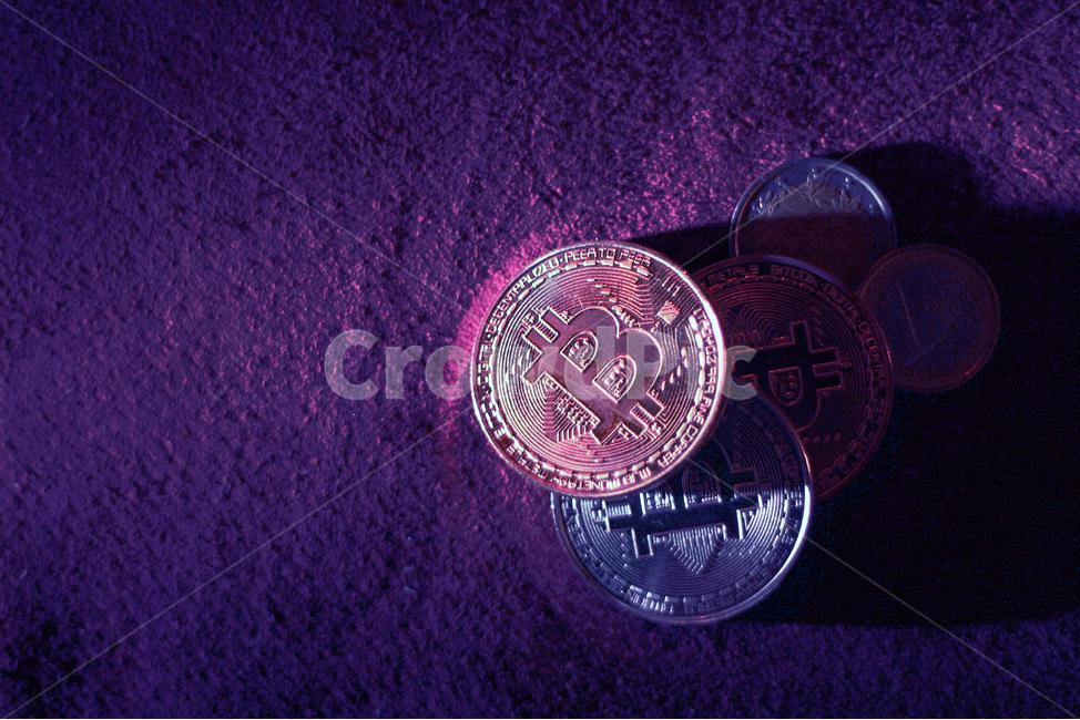 비트코인,bitcoin,가상화폐,암호화폐,코인,암호화화폐,금융,돈,finance,banking,money,정보통신기술,전자,it,information,technology,electro,연출,컨셉,direction,concept,비즈니스,산업,투자,전자상거래,cyber,future,블록체인,동전,채굴,전자기기,전자제품,electronic,equipment,시간,산업,industry,industrial,금융,돈,finance,banking,money