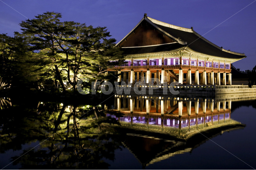 경복궁,경복궁야간개장,경회루,한옥,반영,야경,밤,풍경,nightscape,night,landscape,한국전통,한국문화,korean traditional,korean culture,랜드마크,landmark,tourist attraction,한국랜드마크,한국관광지,한국명소,korea landmark,korea tourist attraction,building,건물,housing,주택