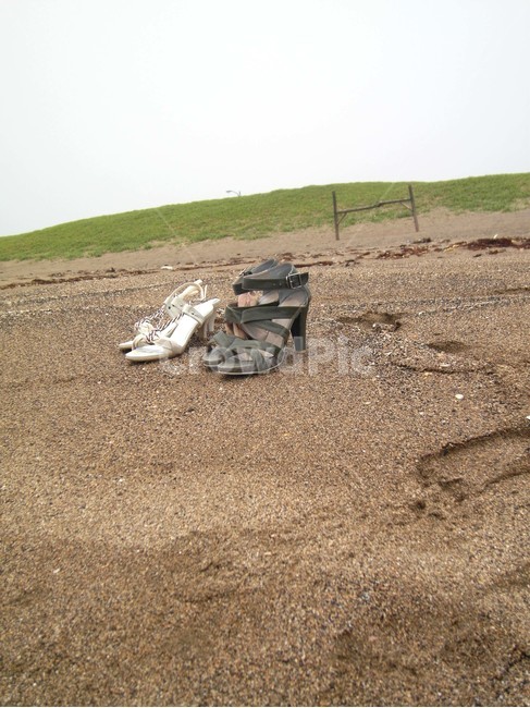 바닷가,구두,신발,샌들,모래,감성,낭만,해변,바다,beach,sea