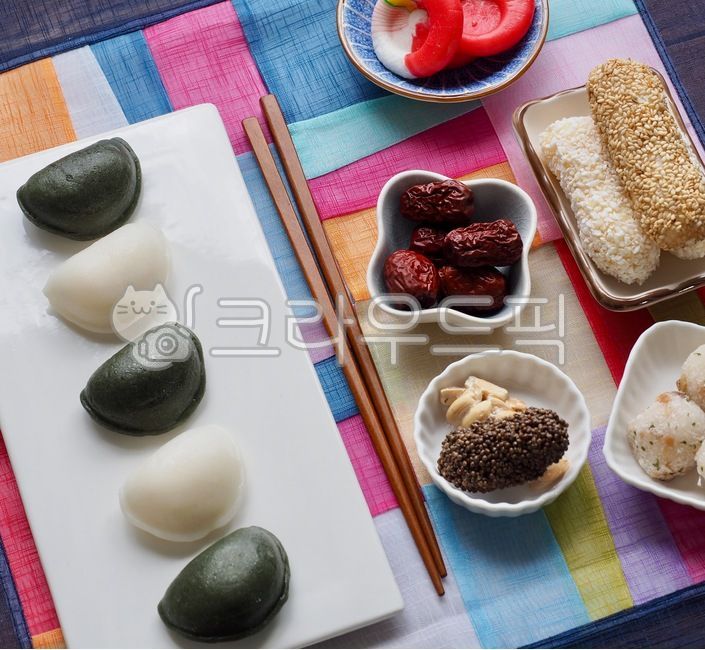 asianfood,koreanculture,plate,Korean traditional food,traditionalculture,Thanksgiving,holiday,traditional culture,songpyeon,wellbeing,Korean food,Korean food culture,Asian food,tradition,traditionalfood,Lunar New Year food,new year,koreanfood,foodculture,