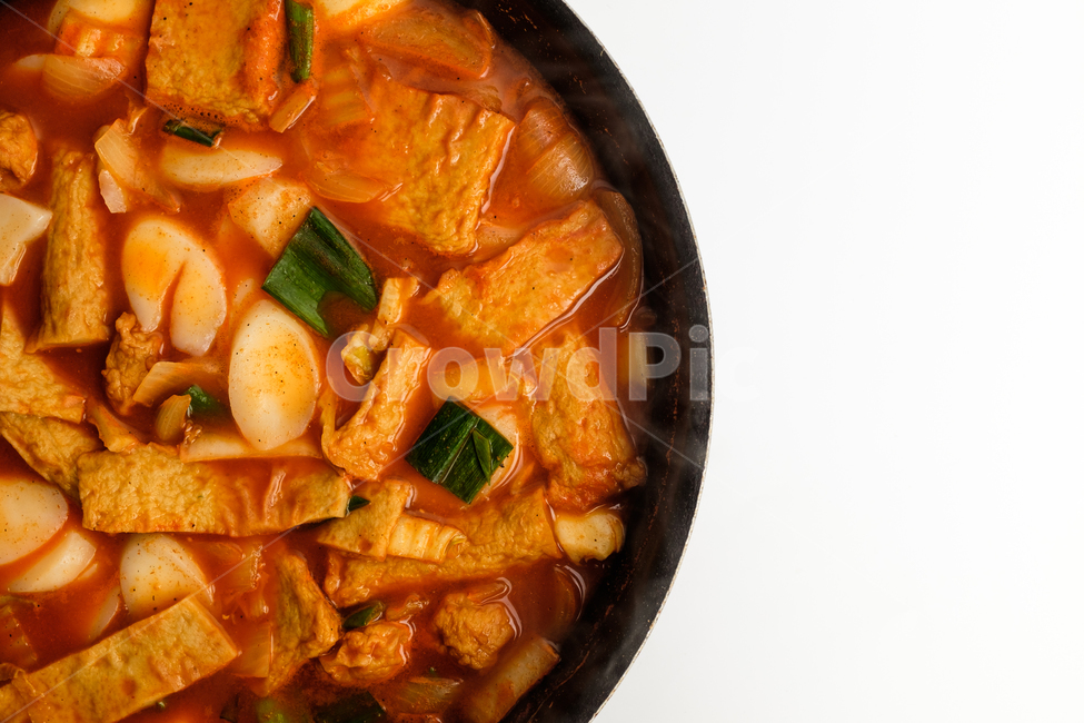 떡볶이,떡,양념,채소,매운,달콤한,간식,한국문화,한국음식,식품,음식,요리,맛있는,어묵,치즈,쌀,면,국물,빨간,음식,식재료,요리,food,cook,meal,dishes,food reserves