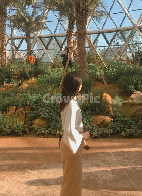옆모습,식물원,여행,여자,따뜻한,사람,인물,인간,human,person,여성,여자,woman,female,lady