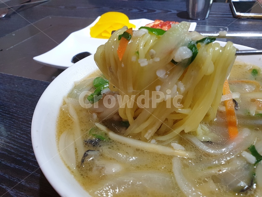중국요리,중화요리,짬뽕,굴짬봉,음식,요리,조리,반찬,food,cook,중국집,맛집,noodle,젓가락,그릇,국물,기름기,기름,해물,식당,음식,식재료,요리,food,cook,meal,dishes,food reserves,면류,면요리,noodles,중식,중국음식,중화요리,chinese food,chinese dishes,chinese meal,chinese cook