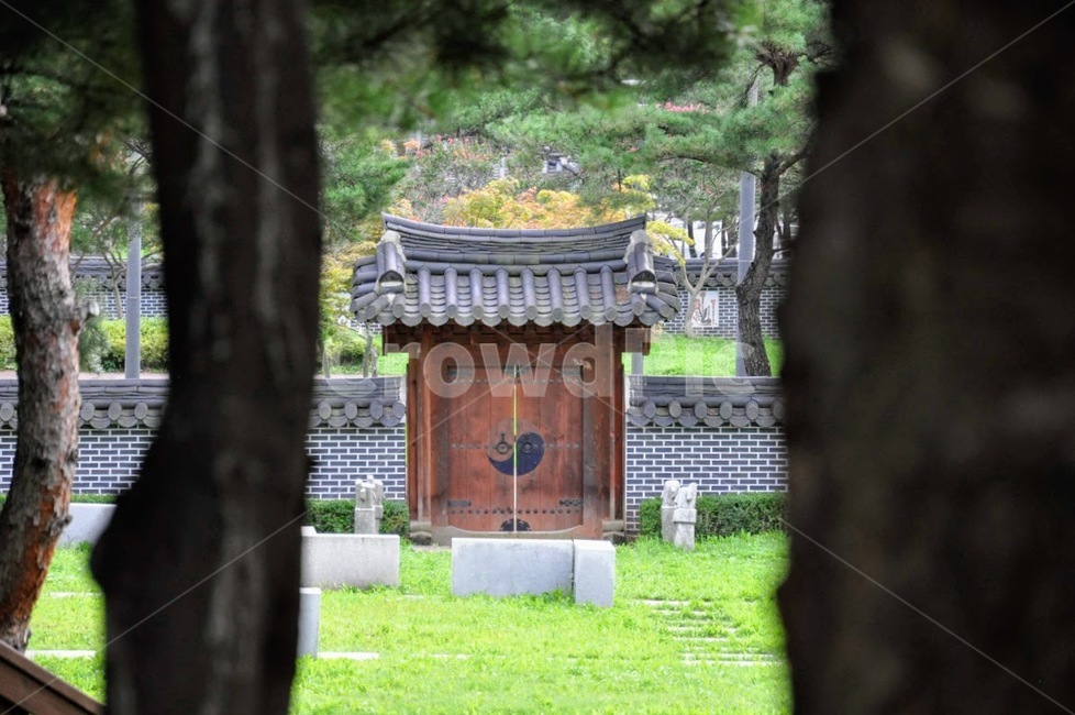 궁,출입문,기와,태극,담,고궁,한국전통,한국문화,korean traditional,korean culture,건축물,건물외관,exterior,building,structure,architecture,construction