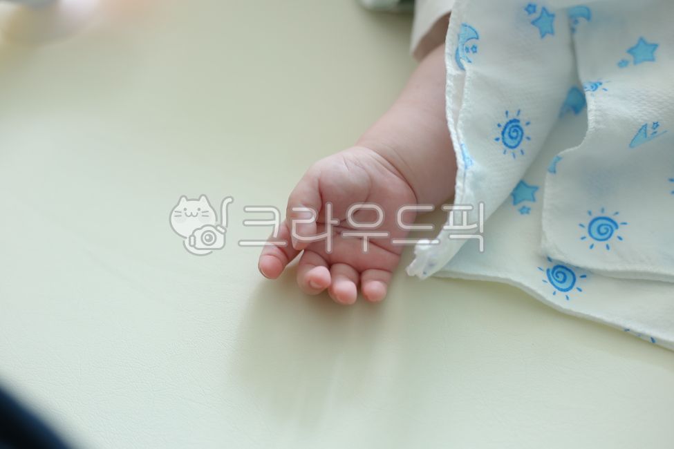 finger,love,human hand,babyhand,baby finger,babyfinger,body parts,maternal love,human finger,baby hand,person,baby,newborn baby,bodypart,hand