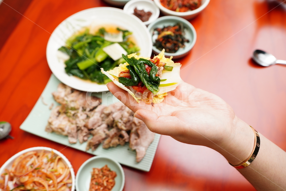 김치,한식,먹거리,반찬,채소,야채,food,집밥,수육,보쌈,고기,육식,식품,meal,식사,음식,식재료,요리,food,cook,meal,dishes,food reserves