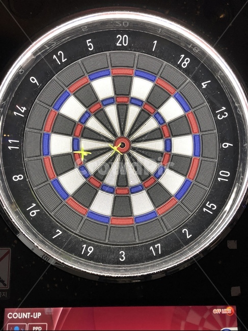 다트,게임,game,dart,중앙,맞히다,center,hit,게임,오락,놀이,game,play