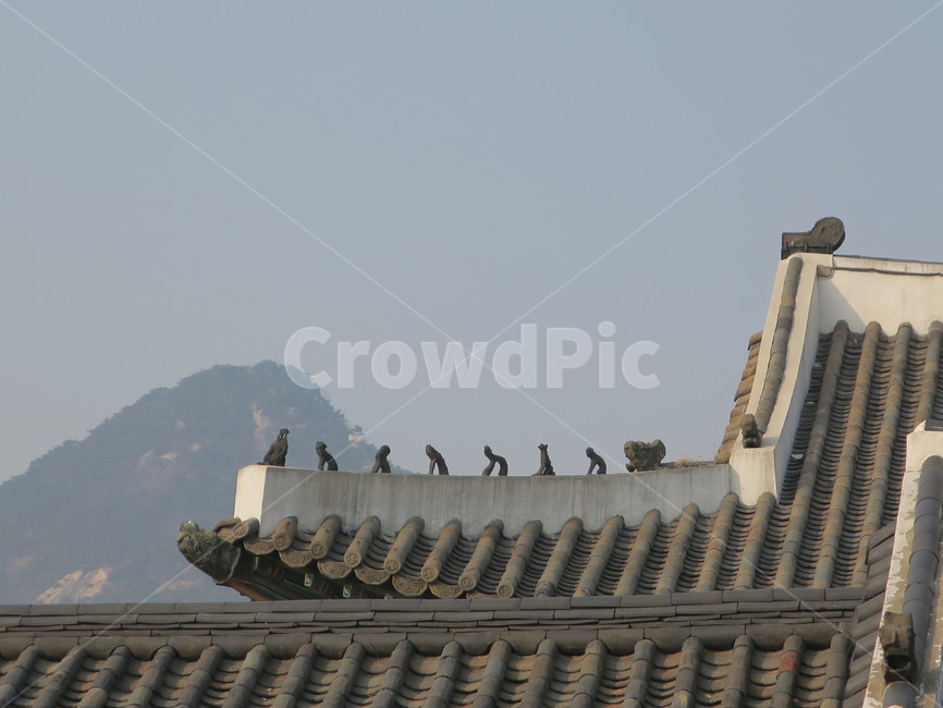 서울,경복궁,기와,한국전통문화,지붕,기와지붕,건축물,건축양식,전통건축,처마,문화재,하늘,산,자연