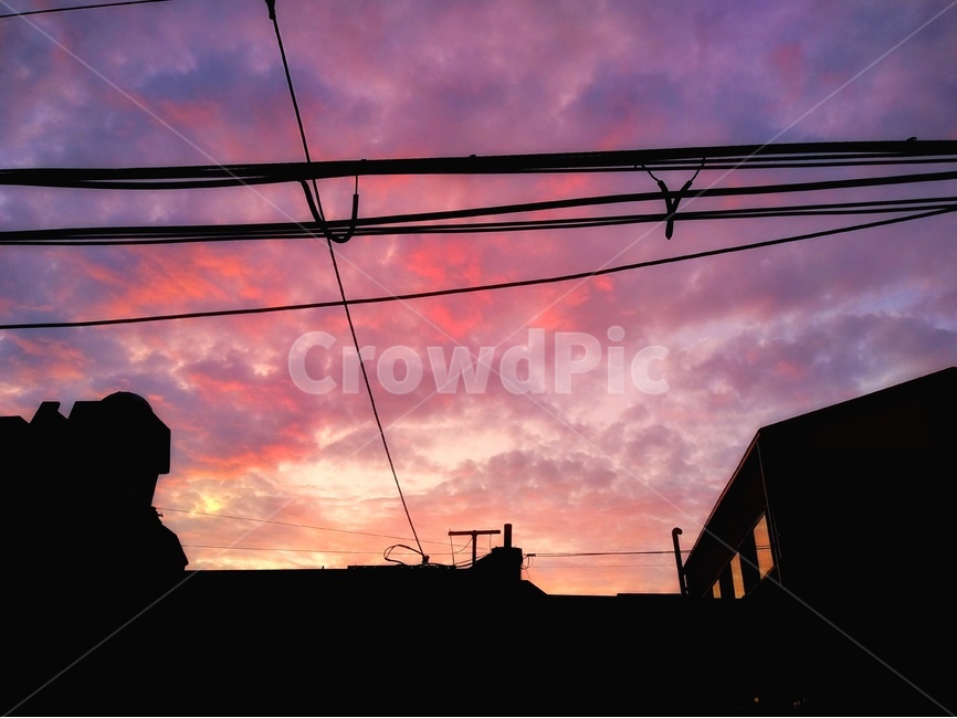 예쁜하늘,하늘,구름,저녁,노을,보라,몽환,아련,주택가,전신주,sky,sunset,evening,실루엣,그림자,silhouette,shadow,건축물,건물외관,exterior,building,structure,architecture,construction