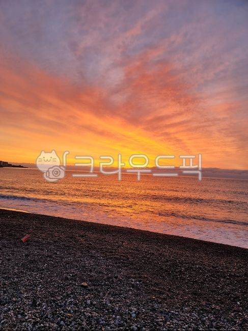 바다,구름,자갈,빛무리,파도,해변,shoreline,해안,coast,horizon,일출