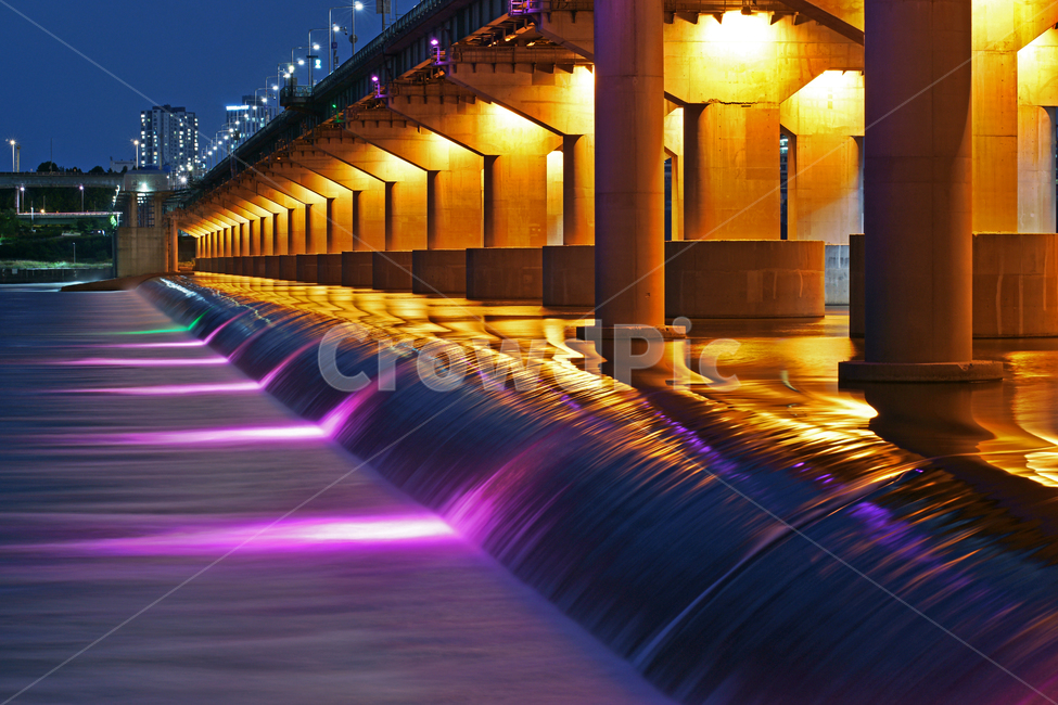 잠실대교,수중보,한강다리,한강,조명,교량,다리,야경,밤,풍경,nightscape,night,landscape,건축물,건물외관,exterior,building,structure,architecture,construction,water,물,outdoors,옥외,nature,자연,river,강