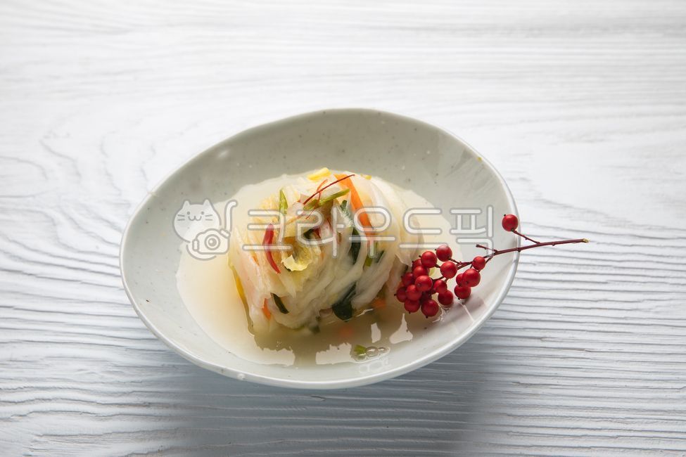 김치,김장,백김치,물김치,배추,음식,요리,반찬,그릇,접시,고명,대추,채소,kimchi,makingkimchi,whitekimchi,waterkimchi,cabbag,napacabbage,foood,sidedish,vegetable,cooking,garnish,배추김치,cabbagekimchi,가을,fall,음식,식재료,요리,food,cook,meal,dishes,food reserves,한식,한국음식,한국요리,korean food,korean dishes,korean meal,korean cook