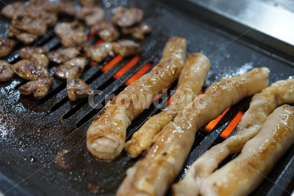 막창,염통,고기,육류,불판,고깃집,돼지막창,막창집,내장,한국음식,음식,식재료,요리,food,cook,meal,dishes,food reserves,육류,고기,meat,한식,한국음식,한국요리,korean food,korean dishes,korean meal,korean cook