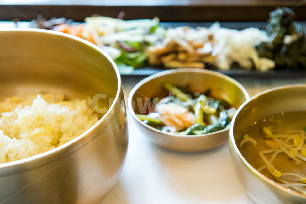비빔밥,쌀,김치,나물,국,콩나물,열무,놋그릇,다양한,건강,전통적인,한국적인,한식,음식,맛있는,brassware,rice,kimchi,bibimbab,bibimbap,herbs,vegetables,soup,beansprouts,youngradish,various,health,traditional,korean,koreanfood,koreandishes,food,delicious,음식,식재료,요리,food,cook,meal,dishes,food reserves,한식,한국음식,한국요리,korean food,korean dishes,korean meal,korean cook