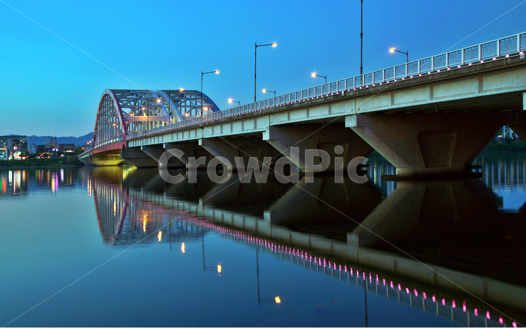 소양2교,소양강,야경,춘천,다리,불빛,조명,반영,building,건물,bridge