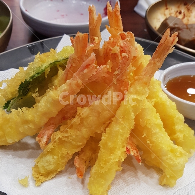새우튀김,shrimpfries,튀김,노릇노릇,food,음식,노랑,yellow,바삭바삭