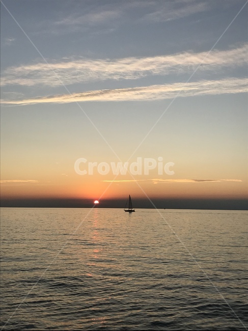 바다,boat,보트,nature,자연,outdoors,옥외,dusk,황혼,redsky,붉은하늘,sunset,일몰,sky,하늘,노을,강,외국풍경