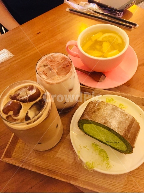 카페,커피,디저트,롤,롤케이크,라떼,초코,레몬