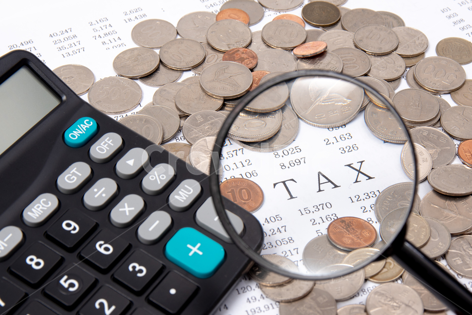 비즈니스,금융,비지니스,세금,tax,숫자,계산기,계산,서식,종이,데이터,경제,회계,예산,경리,세무,비용,정물,데이타,챠트,회계사,한국,개념,컨셉,카피스페이스,카피,스페이스,여백,연말정산,정산,소득공제,공제,연말,월급,세무사,세무신고,돋보기,동전,결산,수입,지출,산업,industry,industrial,금융,돈,finance,banking,money