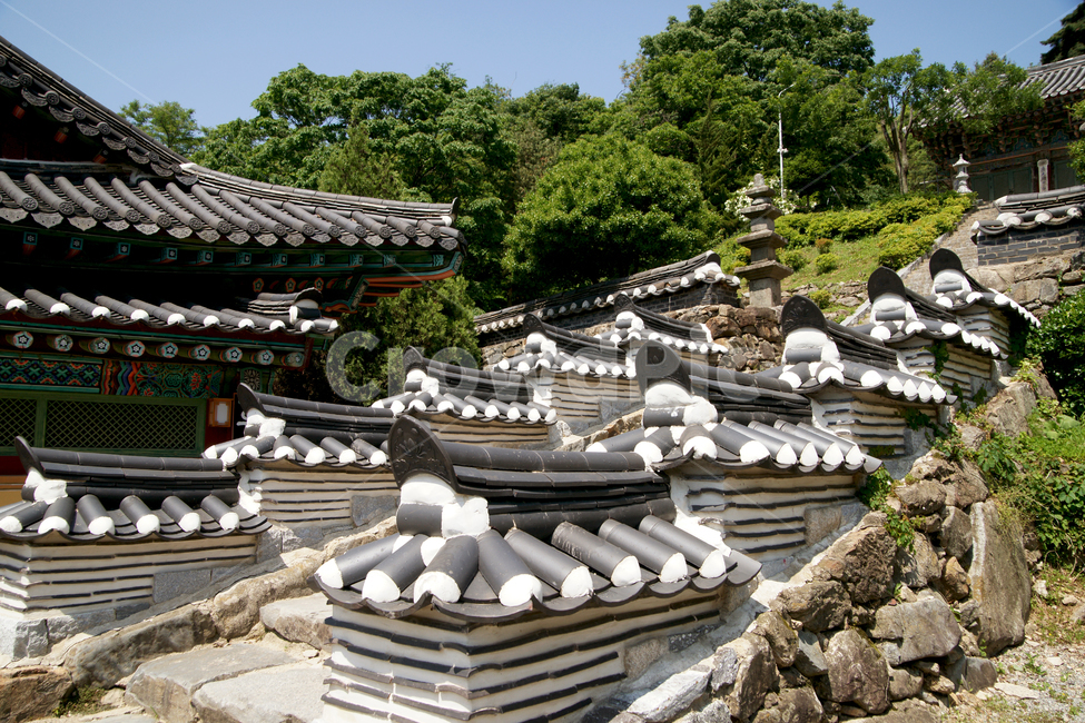 석남사,안성,서운산,사찰,돌담,기와,불교사찰,한국전통,한국문화,korean traditional,korean culture,건축물,건물외관,exterior,building,structure,architecture,construction