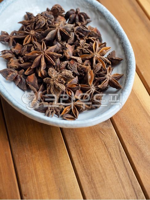 스타아니스홀,향신료,팔각,팔각향,별모양,아니스,인도음식,향기,음식,유기농,요리,요리재료,갈색,중국음식,아시아음식,건조식품,식물,향료,staranisehall,spice,octagon,octagonal,starshape,anise,indianfood,scent,food,organic,cooking,cookingingredients,brown,chinesefood,asianfood,dryfood,plant,spices