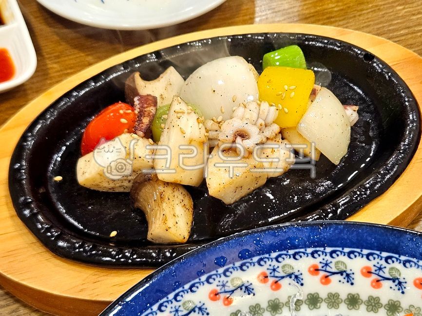 Butter grilled squid,Grilled squid and vegetables,calamari,Grilled squid,food,Stirfried squid