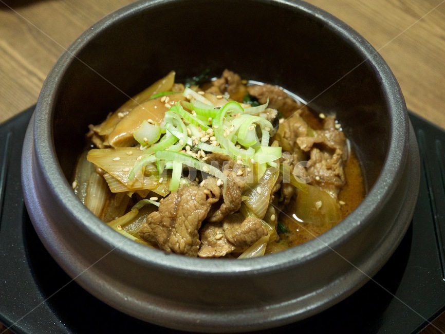 한국음식,식품,한국문화,음식,한국,배경,건강한식생활,웰빙,문화,아시아,아시아음식,접시,전통,한식,불고기,뚝빼기불고기,뚝빼기,소불고기,소고기,점심식사,음식,식재료,요리,food,cook,meal,dishes,food reserves,한식,한국음식,한국요리,korean food,korean dishes,korean meal,korean cook