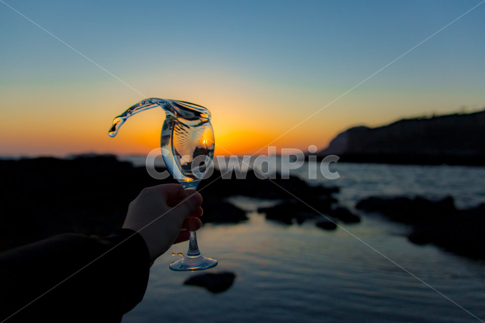 노을,해변,하늘,풍경,역광,해안가,감성,해질녘,석양,일몰,색감,색채,색상,color,와인잔,water,물,glass,유리잔,태양,sensiblefeeling,옥외,outdoor,자연,nature