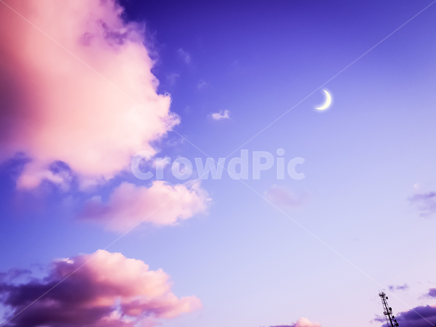 nature,자연,outdoors,옥외,초승달,구름,하늘,저녁하늘,저녁,moon,clouds,sky,moonlight