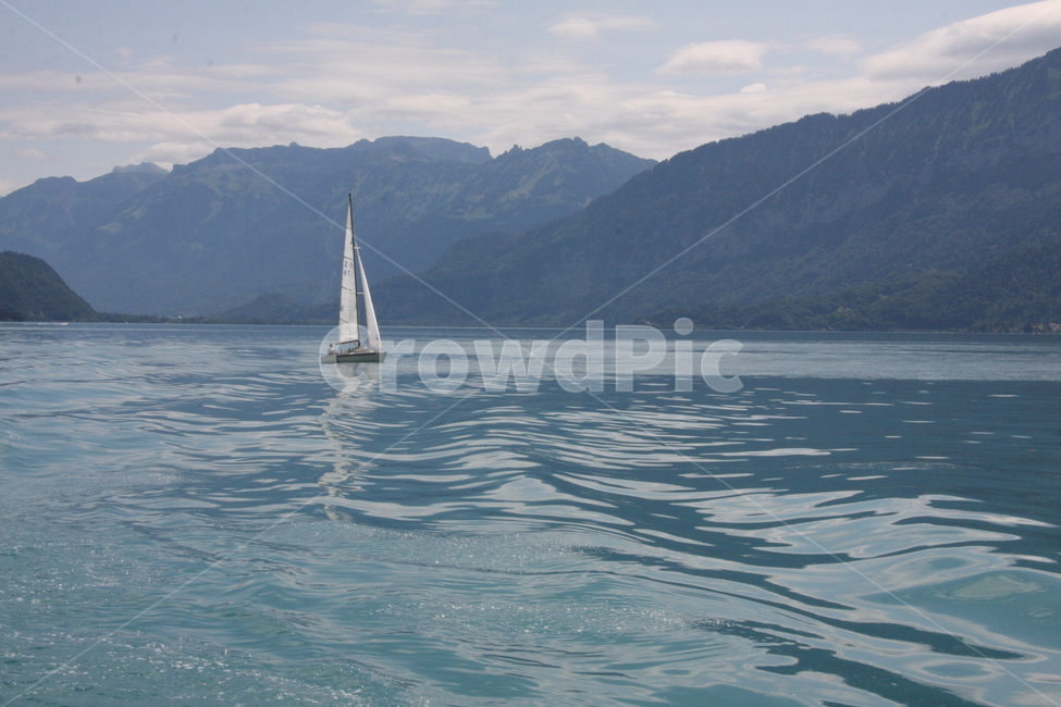 호수,스위스,자연,아름다운자연,보트,자연,풍경,nature,landscape,vehicle,차량,boat,transportation,교통,watercraft,선박